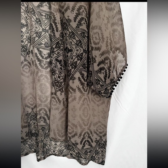 Studio Y Women’s Small Brown Short Sleeve Pom Pom Open Sheer Cardigan Kimono Top - Picture 2 of 6